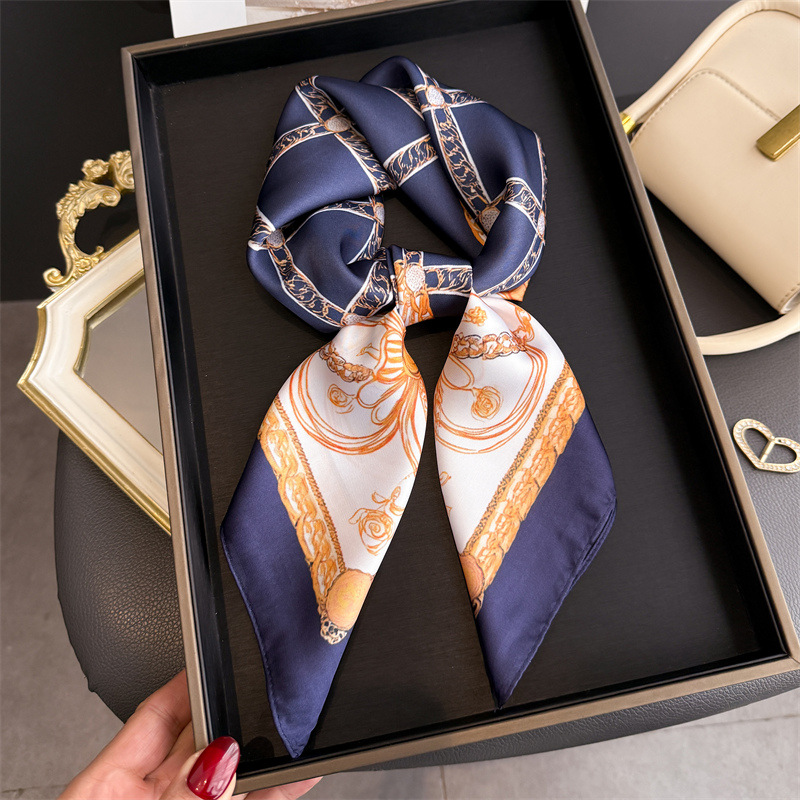 ผ้าพันคอไหมพิมพ์ลายโซ่สีน้ำเงิ - Ascot Neck Scarf บทวิจารณ์และราคา